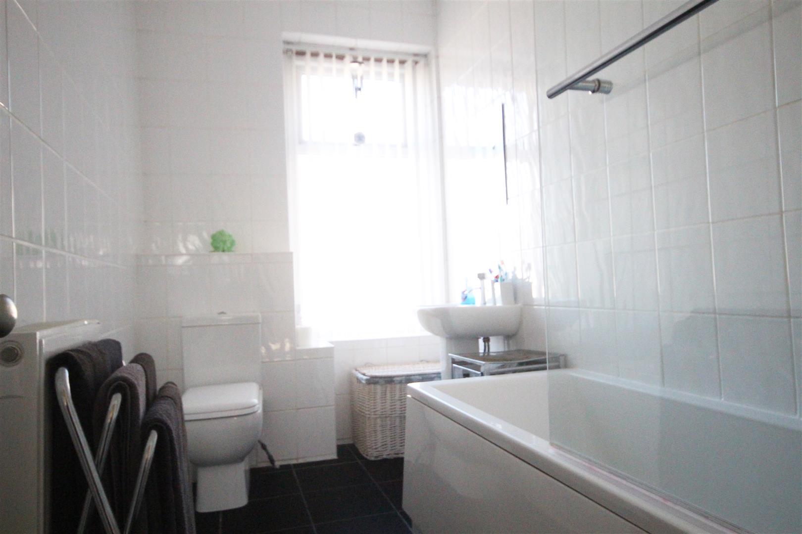3 bedroom mid terrace house SSTC in Earby - IMG_9511.jpg